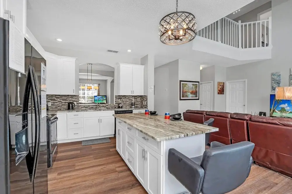 Huge and Modern Home, Only 12 Miles From Disney! #6wr338