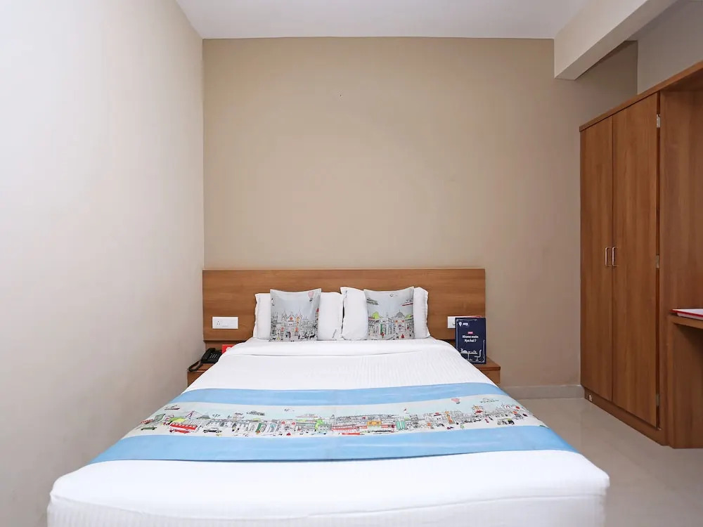 OYO 6447 Samasth Rooms And Suites