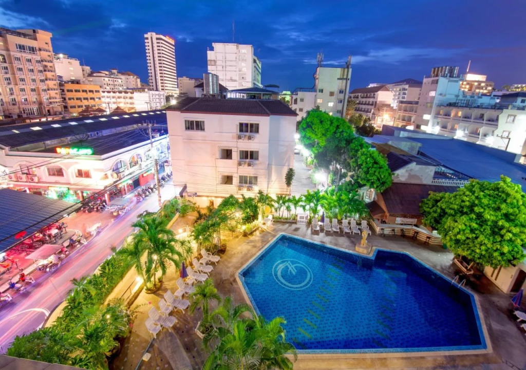 The base Pattaya condo TH