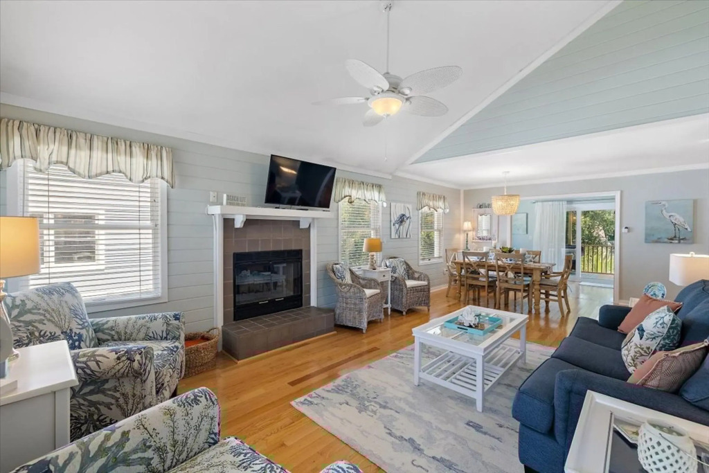 55 Pelican Bay by Avantstay Easy Beach Access + Shared Pool + Screened Porch + Ping Pong