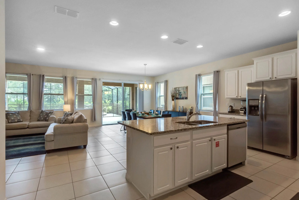5 Bedrooms 4 Bathrooms Solterra 5272 Oa