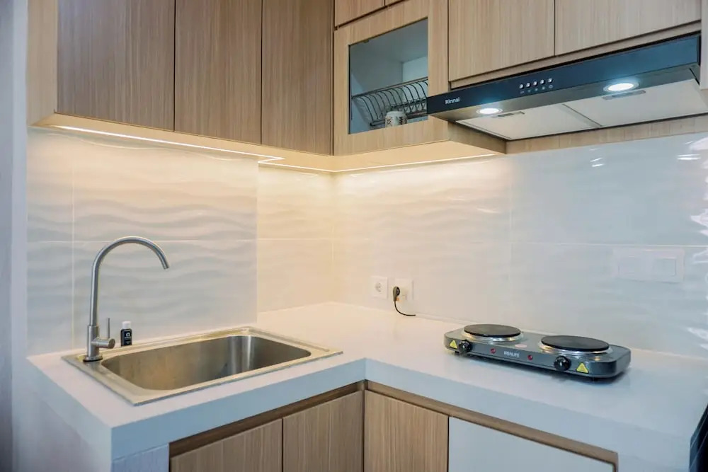 Comfort 1Br With Working Room At Daan Mogot City Apartment