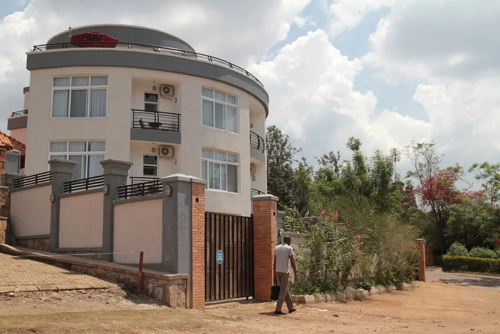 Cozy safari hotel by Signature