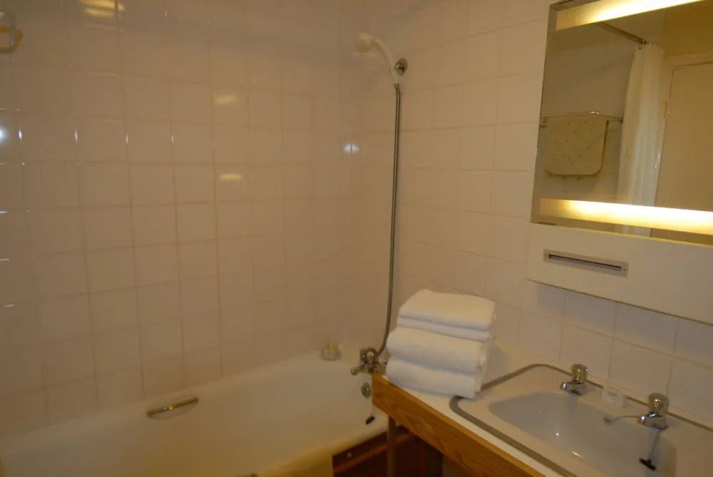 Oaklands Lodge Hotel