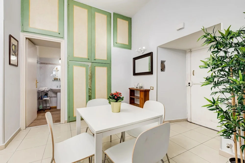 Trastevere & Old Ghetto Apartment