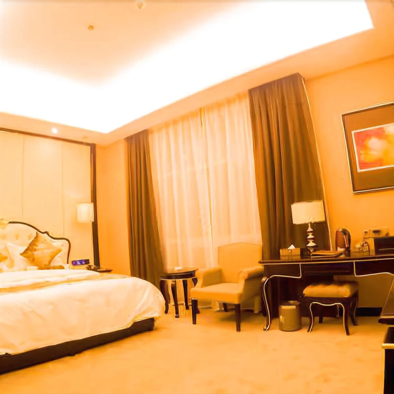 Crystal Garden Hotel