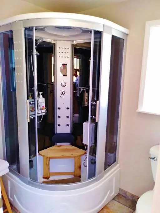 Sauna & Steam Larch Avenue Getaway