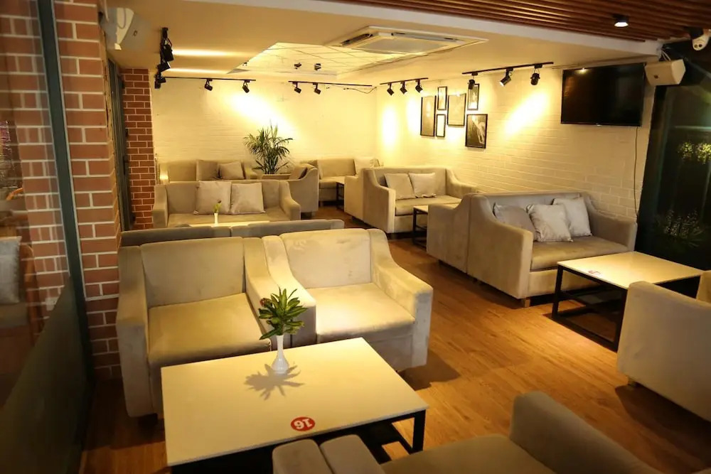 Hồng Bảo Thạch