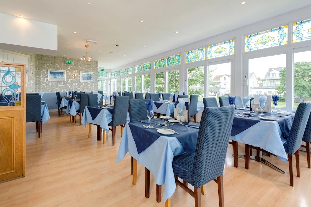 Marine Hotel