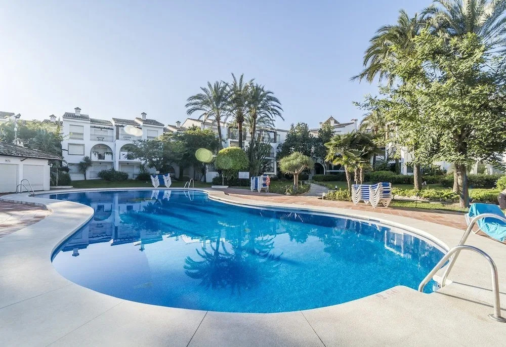 HB First beach line apartment in Hacienda beach Roomservice