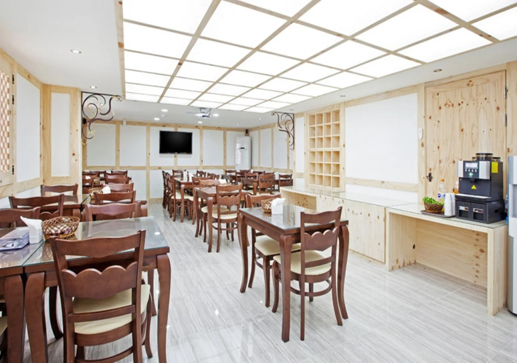 Joy Plus Hotel