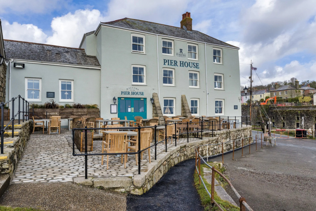 Pier House
