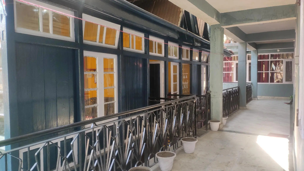 Prasher Lodge , Mall road Manali