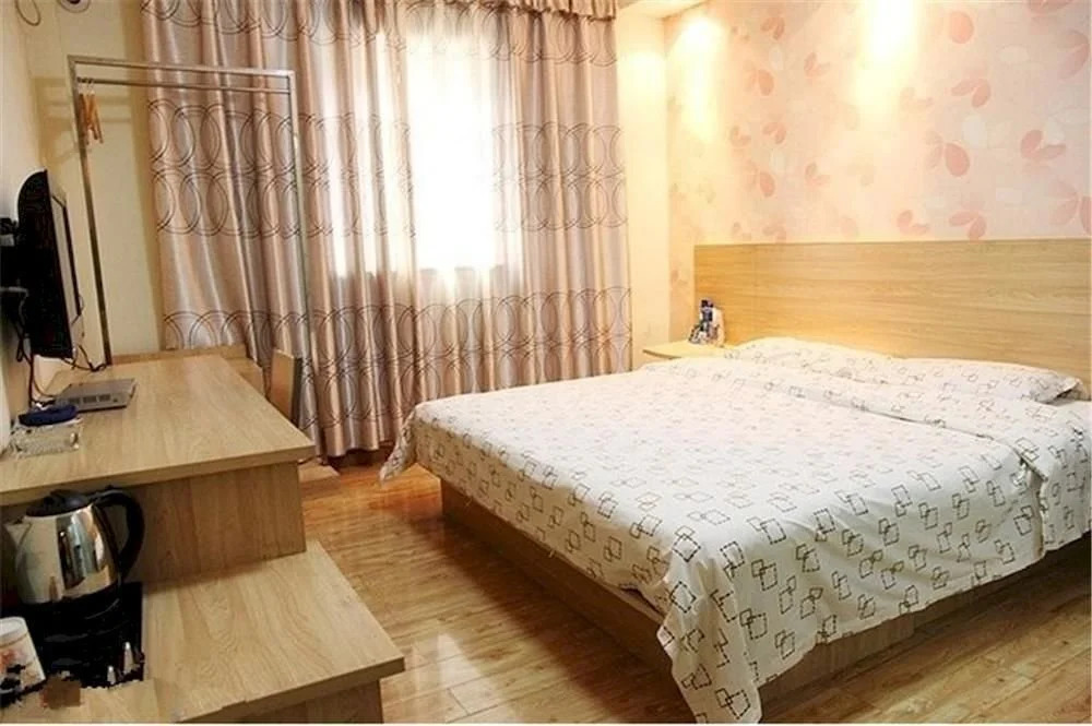 Wuhan Taining Express Hotel