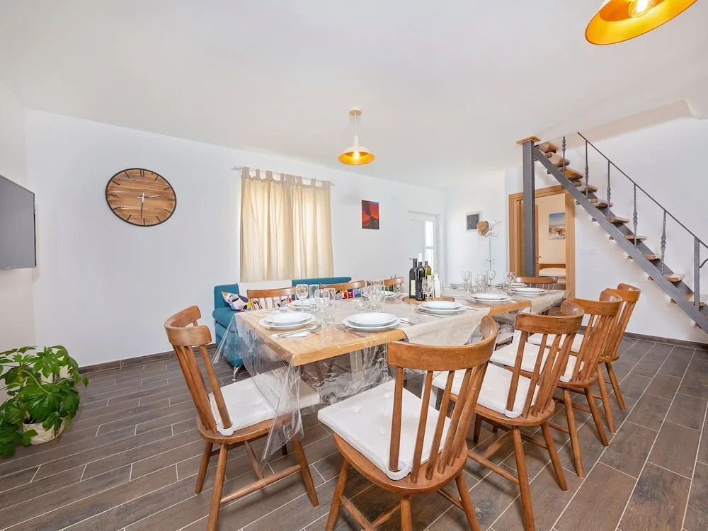 Charming Holiday Home With Pool, Jacuzzi and Privacy in the Middle of an Olive Grove