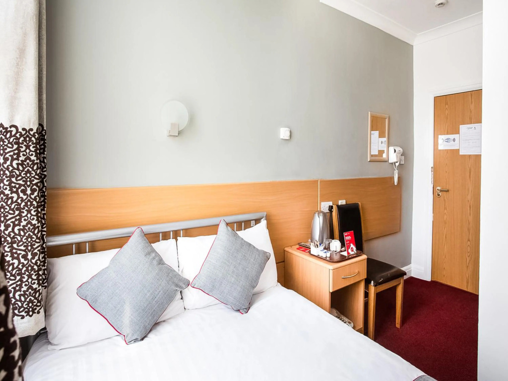London Guest House by OYO - Acton