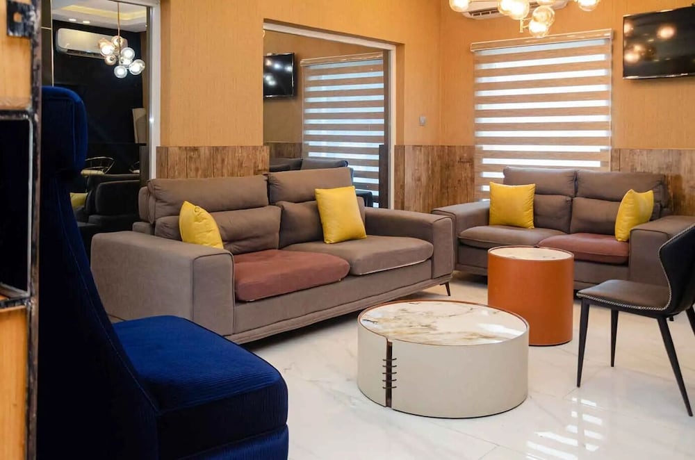 Ibizza Pit Hotel and Suites