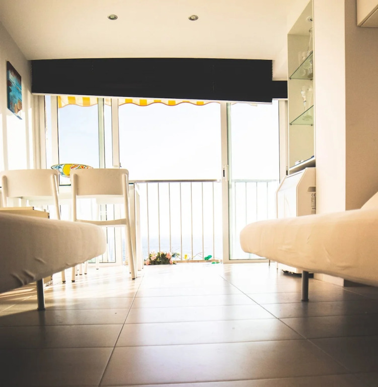 Cozy Loft in Front of the Sea