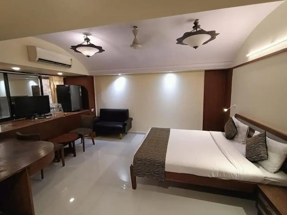 Hotel Yogi Broadway, Chembur