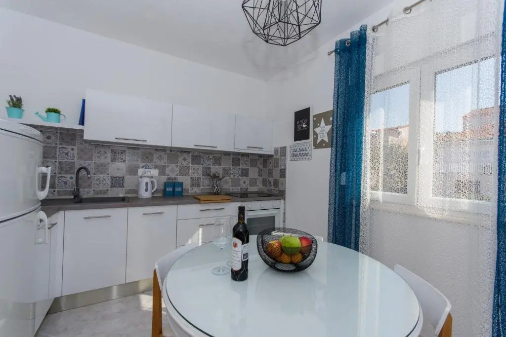 Apartment Mika1