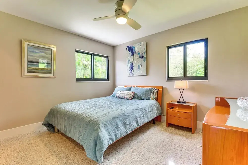 3 Mi to Downtown Bradenton: Family Home w/ Yard!