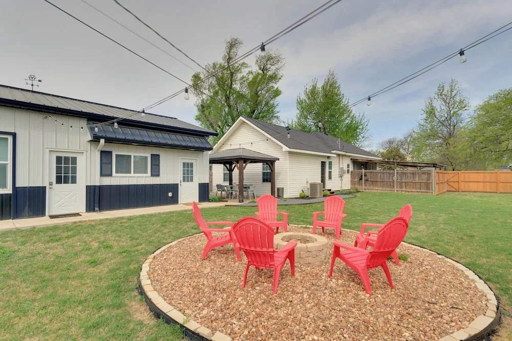 Large Family Compound! Walk to Norman Hot Spots