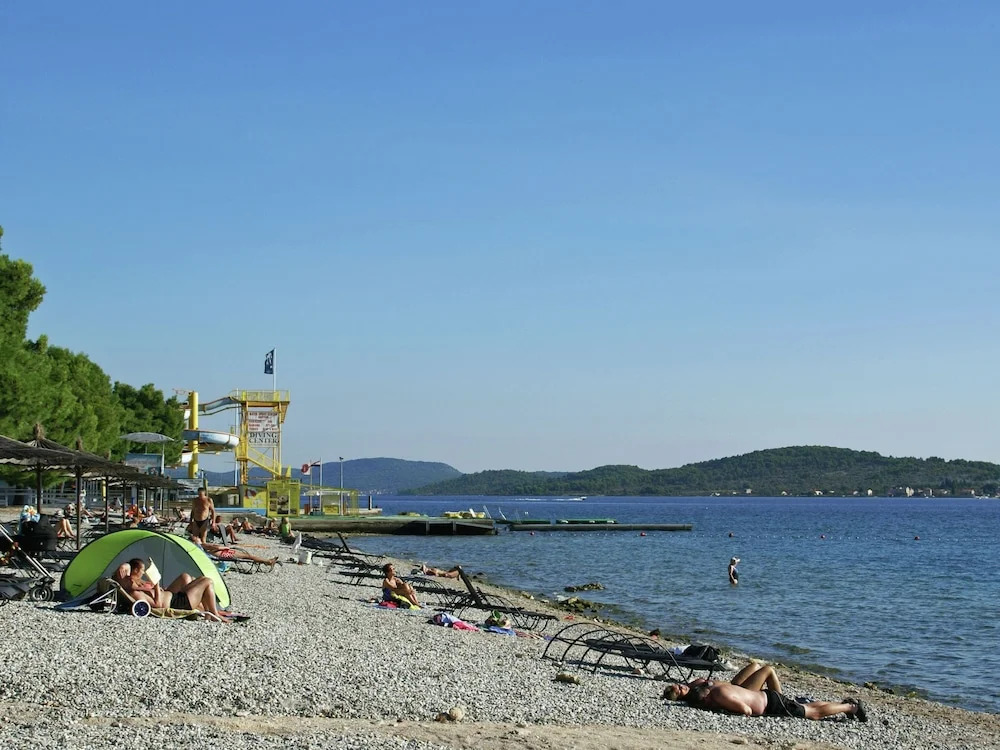 Apartment with Sea View And Ac, 12 Km From Sibenik