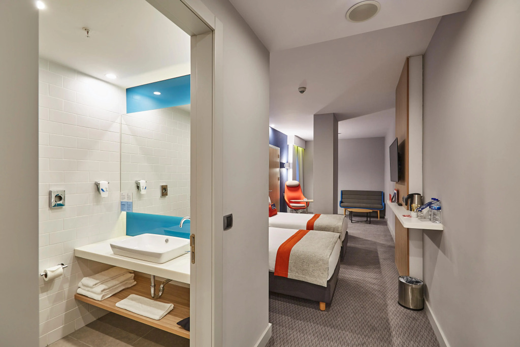 Holiday Inn Express - Istanbul - Atakoy Metro by IHG