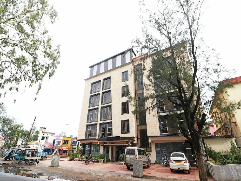 OYO 7054 Hotel Amabalika