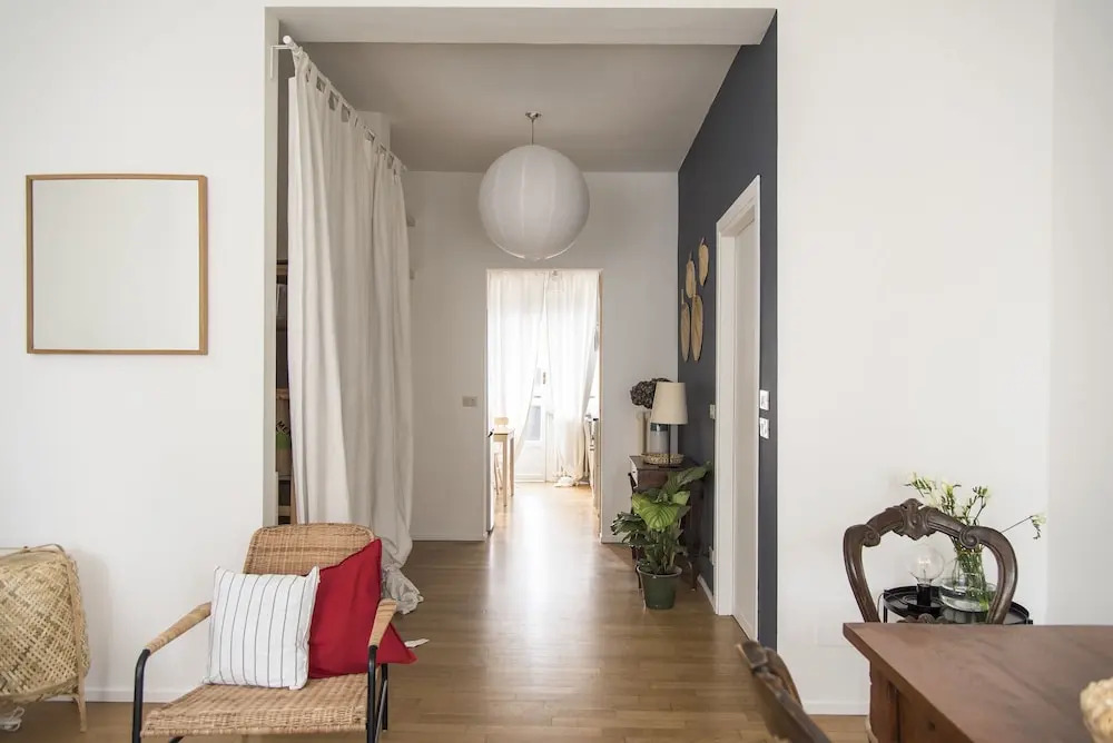 Sweet Flat near Metro Stop