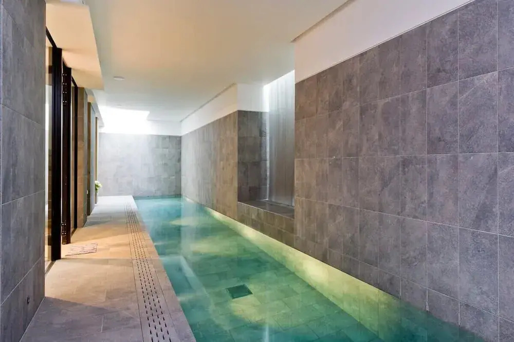5 Bed House w/ Indoor Pool, Sauna & Private Garden - Fulham