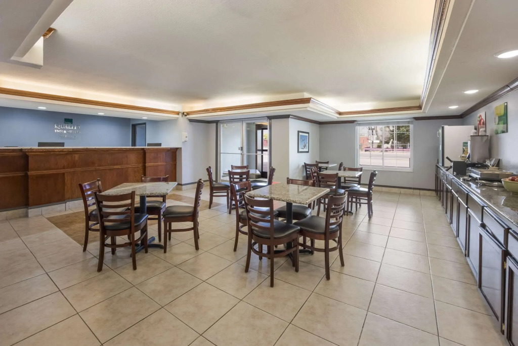 Quality Inn & Suites Clayton, NM