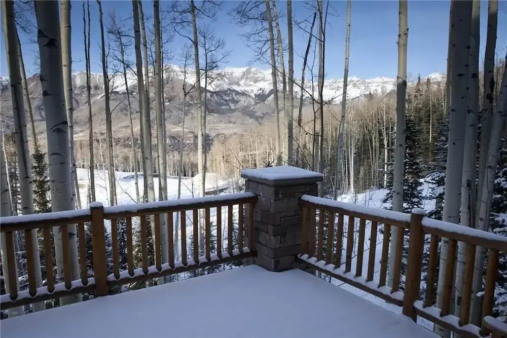 Snowdrift Cabin