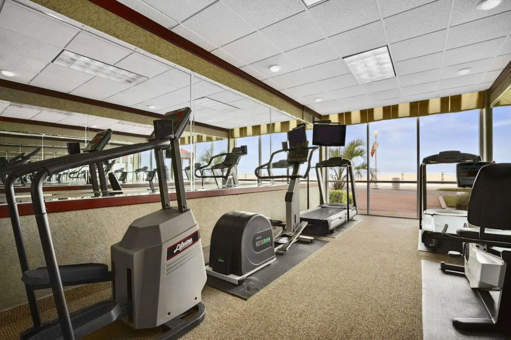 DoubleTree by Hilton Virginia Beach
