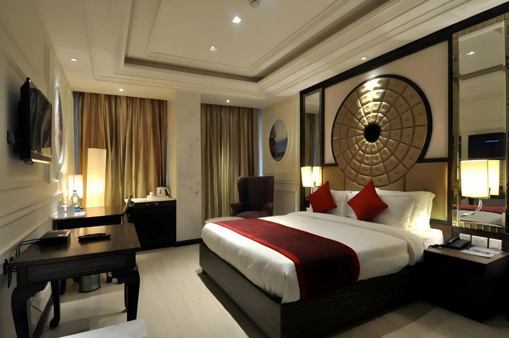 OYO 857 The First Hotel