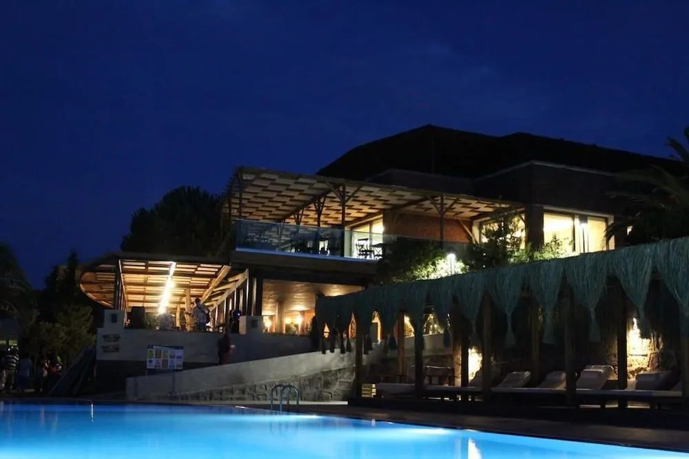 Ivy Sailing Resort Hotel