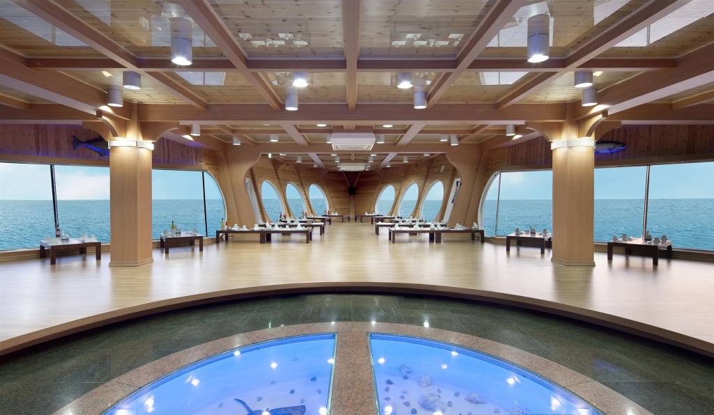 Sun Cruise Resort and Yacht