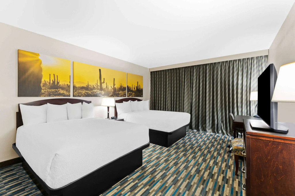 Days Inn & Suites by Wyndham Mesa Near Phoenix