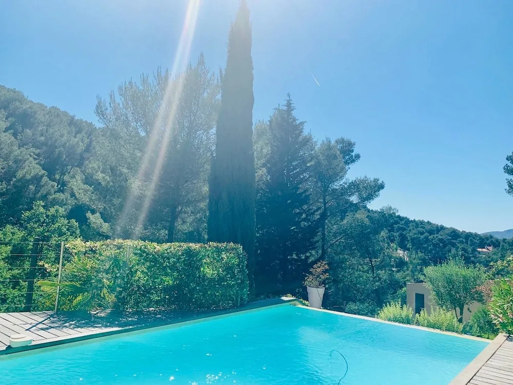 House With one Bedroom in Gémenos, With Wonderful Mountain View, Pool Access, Furnished Garden - 18 km From the Beach