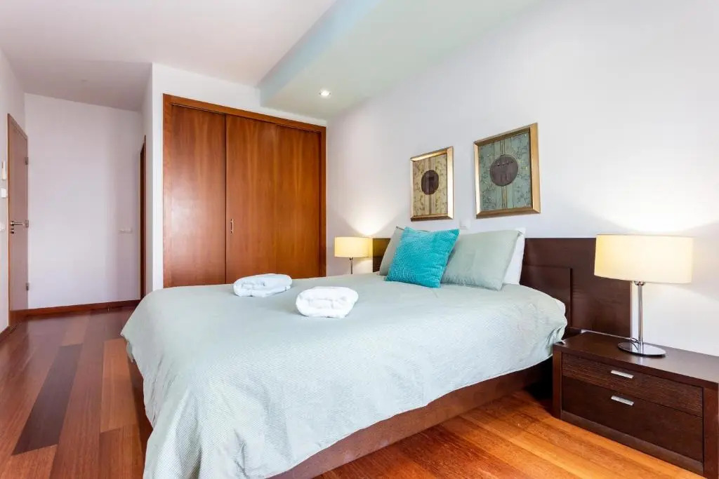 Spacious 2 bedroom apartment Baía da Luz