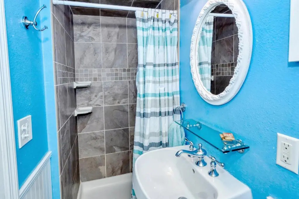 LaPlaya 105B-Relax on the balcony and watch the dolphins swim by and the pelicans dive!