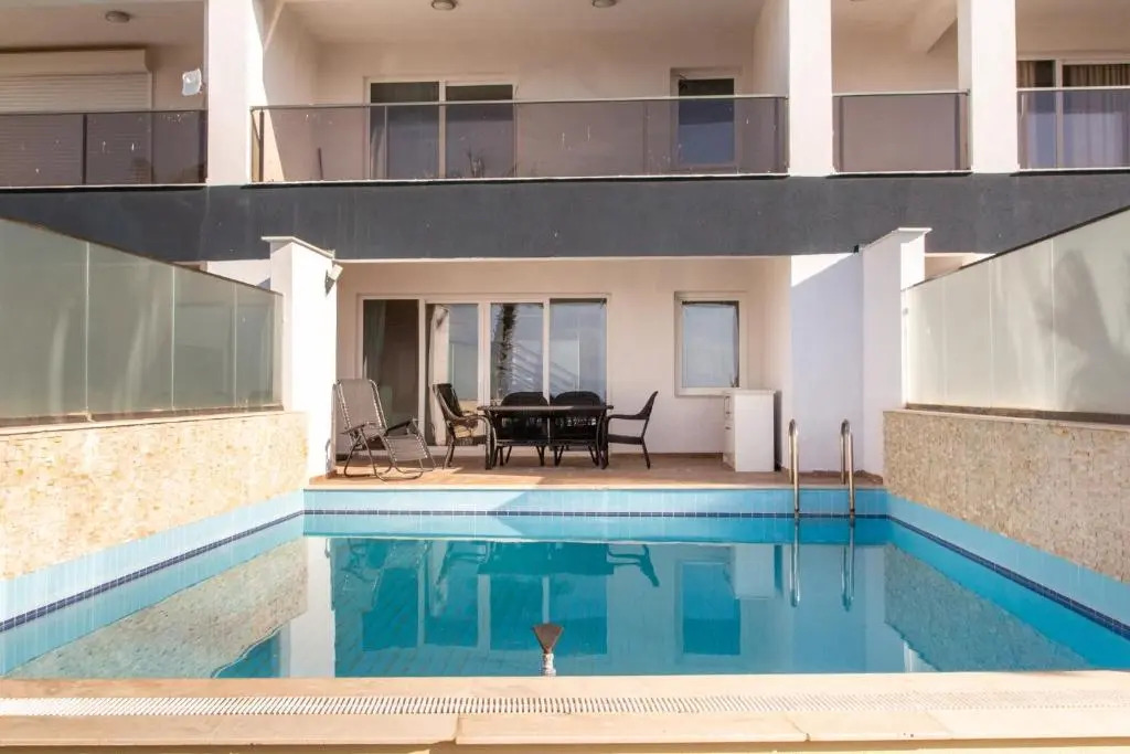 Spacious Flat with Pool in Kusadasi