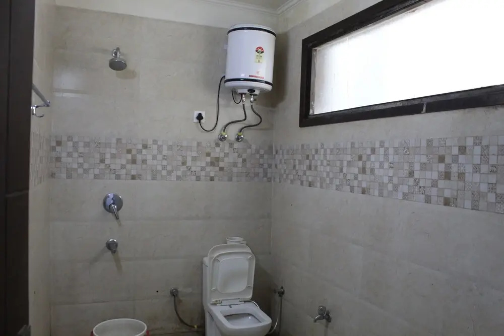 Hotel South Delhi Inn Just 10 Minute Away Form Nizamuddin Railway Station