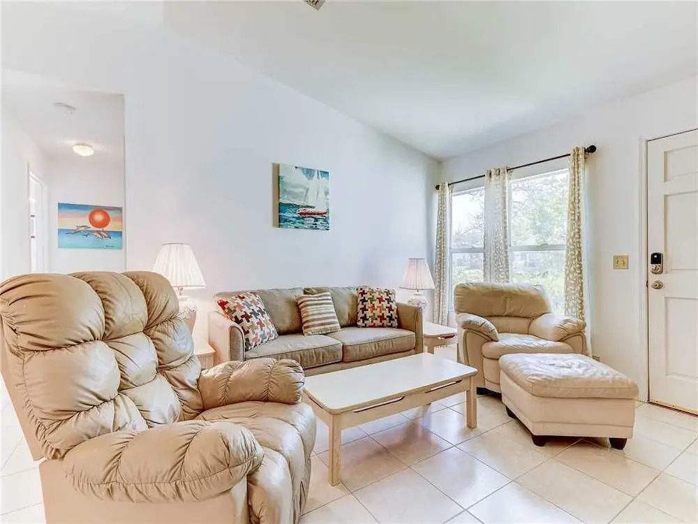 Mermaid Retreat, 2 Bedrooms, Canal Front, Sleeps 6