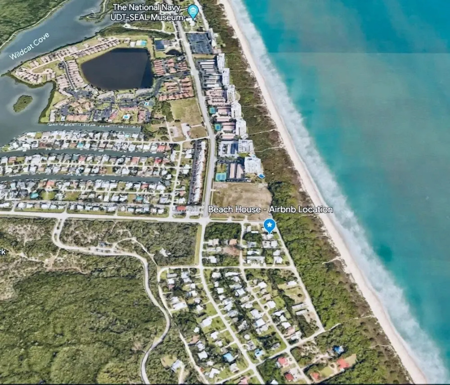 Fort Pierce - 2BD 2BA Tropical Surfside Retreat