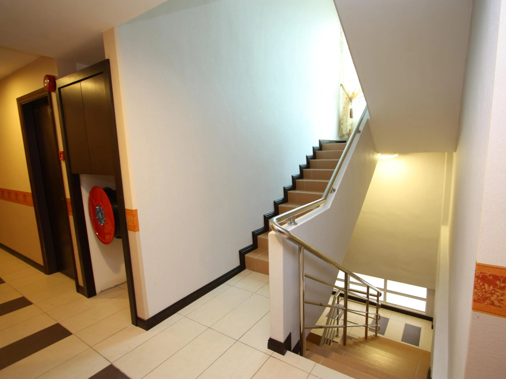 1 City Hotel