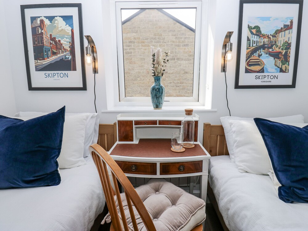 Canal View Apartment