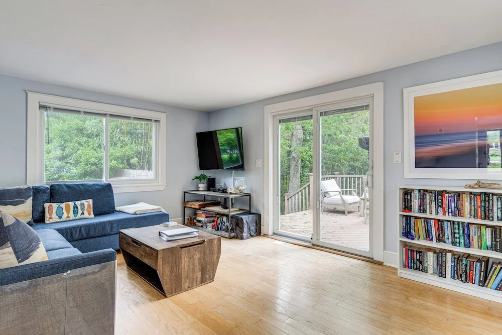 Hamptons Vacation Rental w/ Saltwater Pool