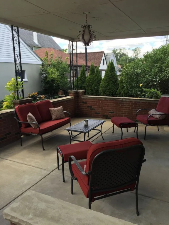 The Little Italy of Niagara Falls Bed & Breakfast