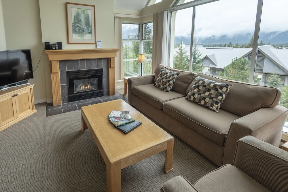 Woodrun Lodge 209 by Outpost Whistler